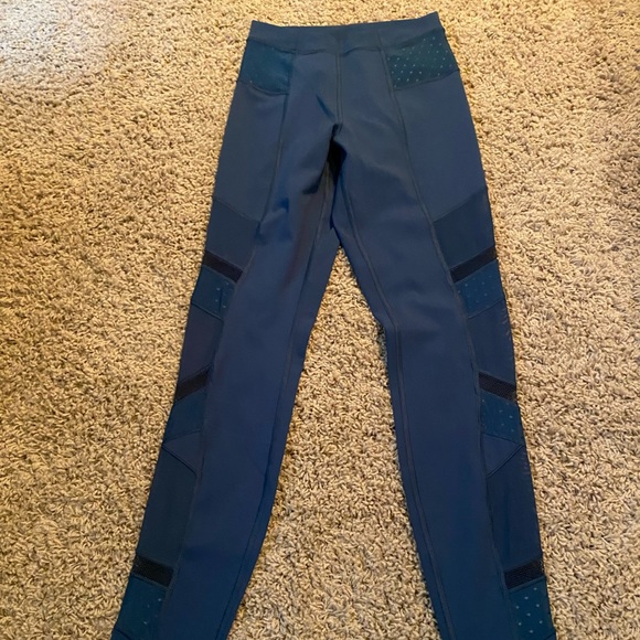 Lululemon Wunder Under tight with mesh. Worn twice. - Picture 2 of 7